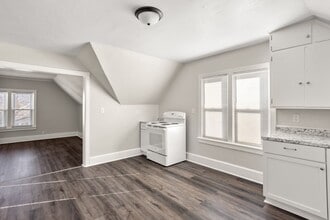 1316 S 13th St in Manitowoc, WI - Building Photo - Building Photo