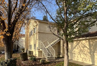 Vista Del Sol Apartments in Madera, CA - Building Photo - Building Photo