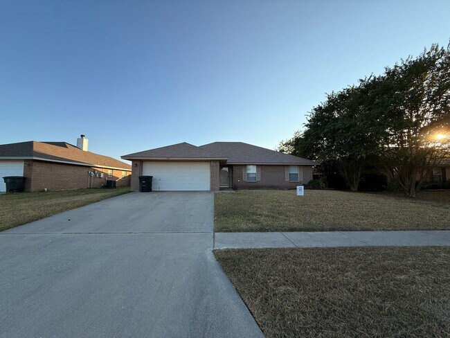 1808 Sandstone Dr