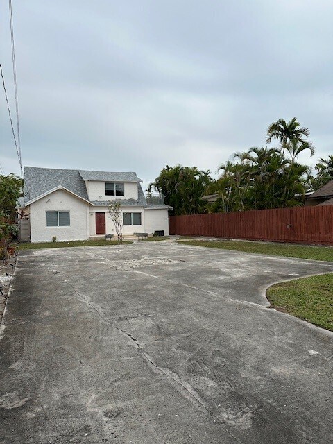 1129 SW 10th St in Miami, FL - Building Photo