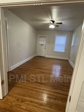 3827 Dunnica Ave in St. Louis, MO - Foto de edificio - Building Photo