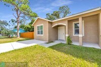 306 N 18th Ct in Fort Pierce, FL - Building Photo - Building Photo