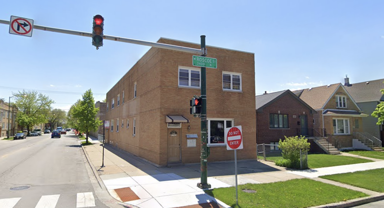 5201 W Roscoe St in Chicago, IL - Building Photo