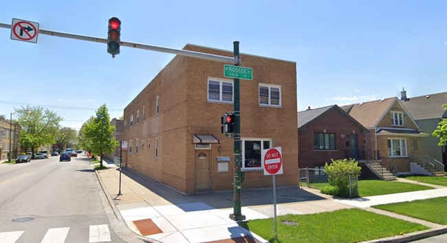 5201 W Roscoe St, Unit 1N