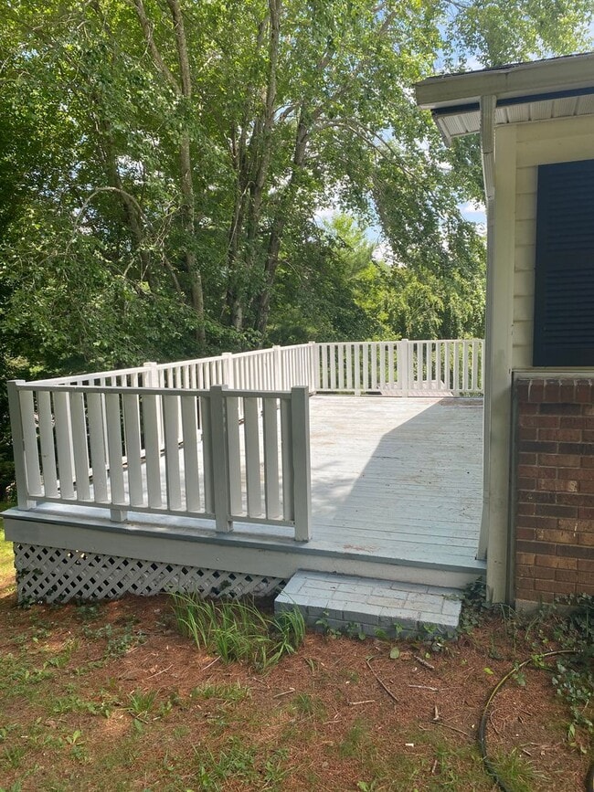 502 Greenbriar Dr in West Jefferson, NC - Building Photo - Building Photo