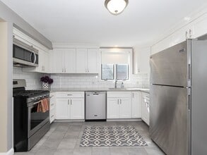 284 Melrose St in Newton, MA - Building Photo - Building Photo