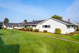 Eagle Estates East Condominium in Gresham, OR - Building Photo - Building Photo