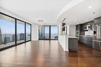 420 E Waterside Dr, Unit 3909 in Chicago, IL - Foto de edificio - Building Photo