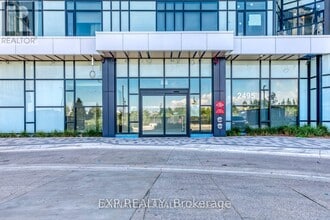 2495 Eglinton Ave W in Mississauga, ON - Building Photo - Building Photo