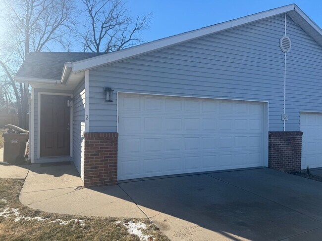 7021 Walker Ave in Lincoln, NE - Building Photo - Building Photo