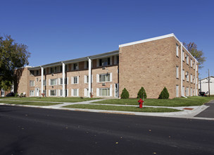 Country View Apartments in Savage, MN - Building Photo - Building Photo