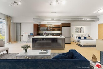 1111 S Grand Ave in Los Angeles, CA - Building Photo - Building Photo