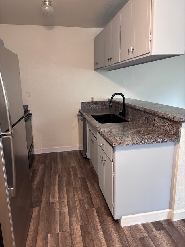 139 W Lassen Ave, Unit 22 in Chico, CA - Foto de edificio - Building Photo