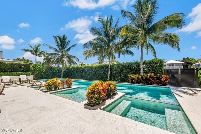 property at 556 17th Ave S