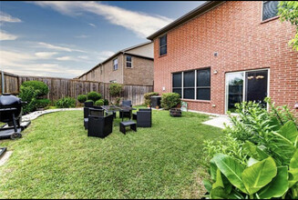 460 Hunt Dr in Lewisville, TX - Building Photo - Building Photo