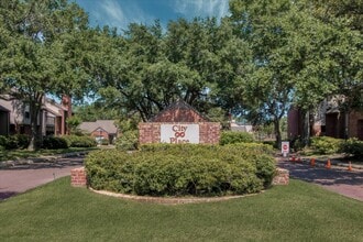 7447 Cambridge St in Houston, TX - Building Photo - Building Photo