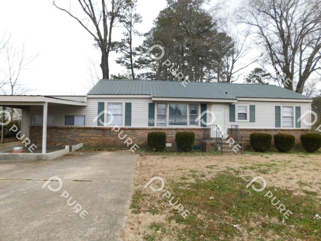 property at 805 Jackson Dr