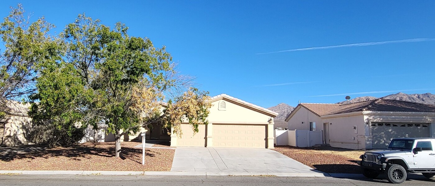 5908 Badlands Ln in Pahrump, NV - Building Photo