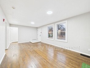 7560 Prospect Ave in Kansas City, MO - Building Photo - Building Photo