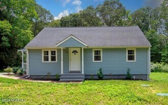 88 Dutch Lane Rd in Marlboro, NJ - Building Photo