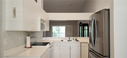 186 Pebble Shores Dr in Naples, FL - Building Photo - Building Photo
