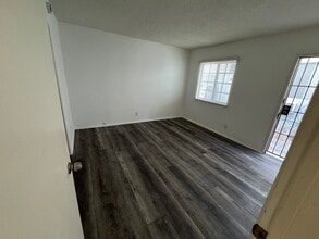 11974 Walnut Ln, Unit 11974 Walnut Ln Unit 1 in Los Angeles, CA - Foto de edificio - Building Photo