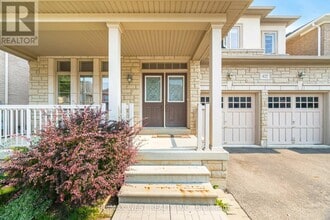 422 Hidden Trail in Oakville, ON - Building Photo - Building Photo