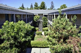 Courtyard Apartments in Yuba City, CA - Building Photo - Building Photo