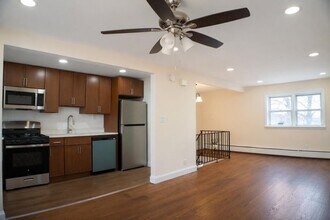 300 Cator Ave in Jersey City, NJ - Building Photo - Building Photo