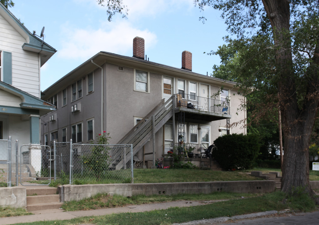 5121 Thompson Ave in Kansas City, MO - Foto de edificio