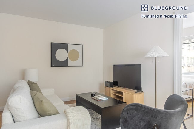 30 Park Ave in New York, NY - Building Photo - Building Photo