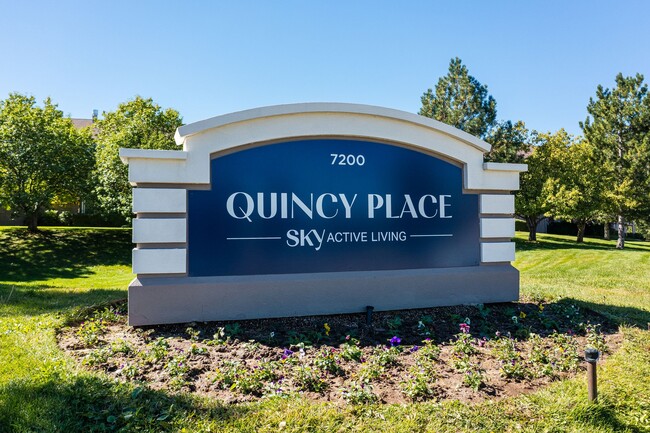 Quincy Place Senior Apartments in Denver, CO - Foto de edificio - Building Photo