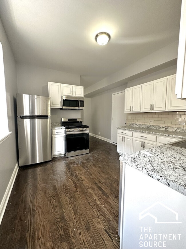 property at 4454 N Sheridan Rd