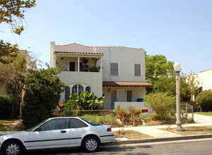 629 N Orange Dr in Los Angeles, CA - Building Photo - Building Photo