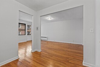 140 E Hartsdale Ave in Hartsdale, NY - Building Photo - Building Photo