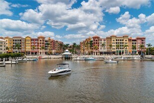 451 Bayfront Pl in Naples, FL - Building Photo