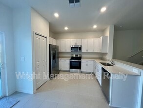 36113 Risa Michele St in Zephyrhills, FL - Building Photo - Building Photo