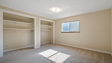 2402 W 16th Ave in Kennewick, WA - Building Photo - Building Photo