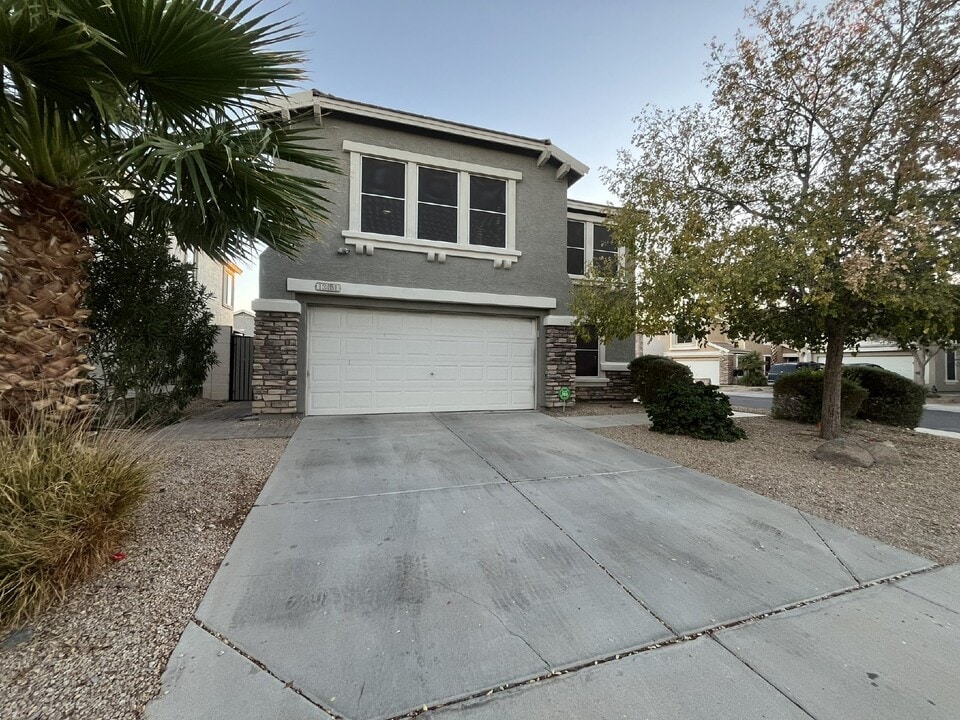 13451 W Berridge Ln in Litchfield Park, AZ - Building Photo