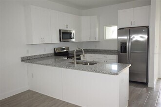 460 Lake Shore Pkwy in Davenport, FL - Building Photo - Building Photo