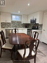 55 Sisman Ave in Aurora, ON - Building Photo - Building Photo