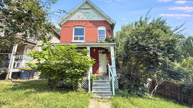 3226 Smart Ave