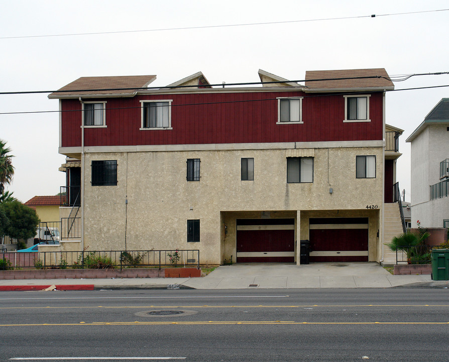 4420 W 120th St in Hawthorne, CA - Building Photo