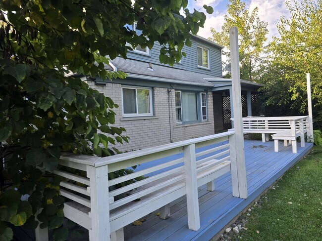 2385 Rutherford Rd in Bloomfield Township, MI - Building Photo - Building Photo