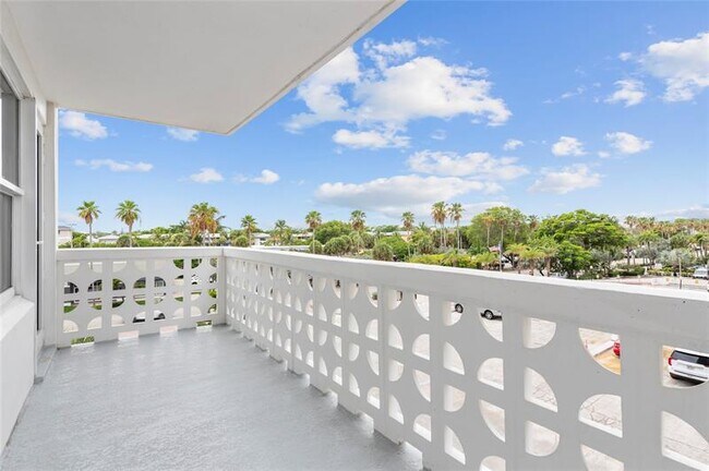 4010 Galt Ocean Dr in Fort Lauderdale, FL - Building Photo - Building Photo