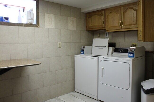 48 Miller St in Oneonta, NY - Foto de edificio - Building Photo
