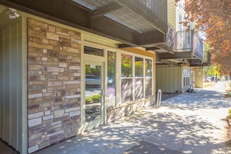 7516-7524 SE Milwaukie Ave in Portland, OR - Foto de edificio - Building Photo