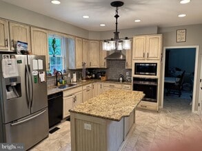 23063 Pembrook Dr in Hollywood, MD - Building Photo - Building Photo