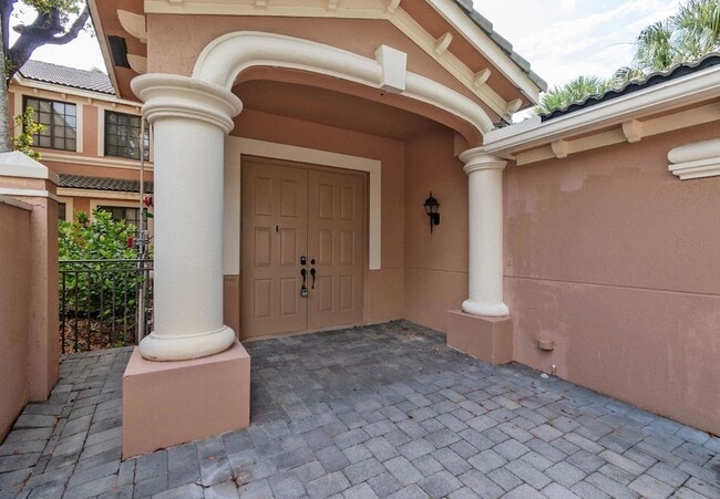 2604 Center Ct Dr in Weston, FL - Building Photo - Building Photo