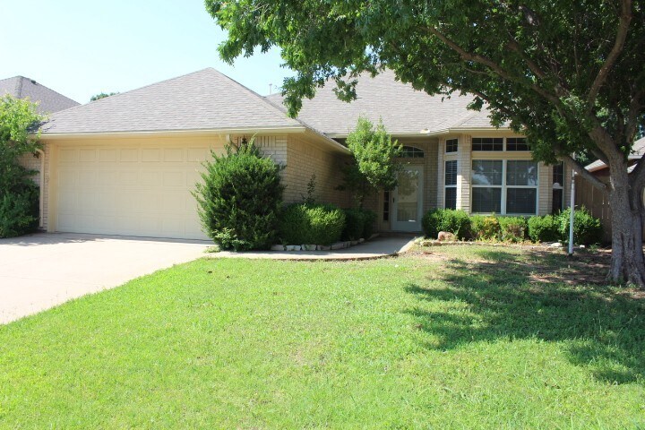 6605 NW Euclid Ave in Lawton, OK - Building Photo